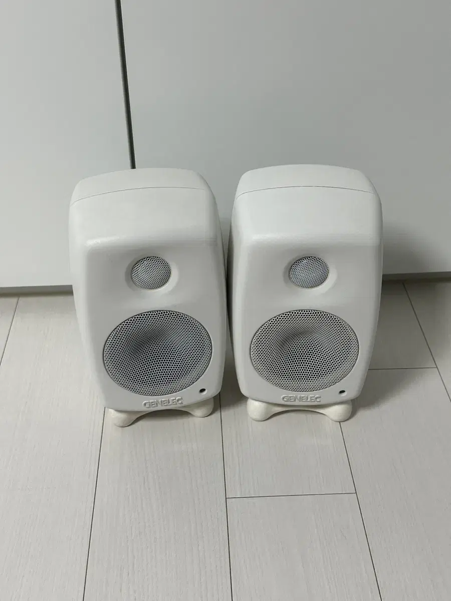 제네렉 genelec 6010a 화이트 풀옵션